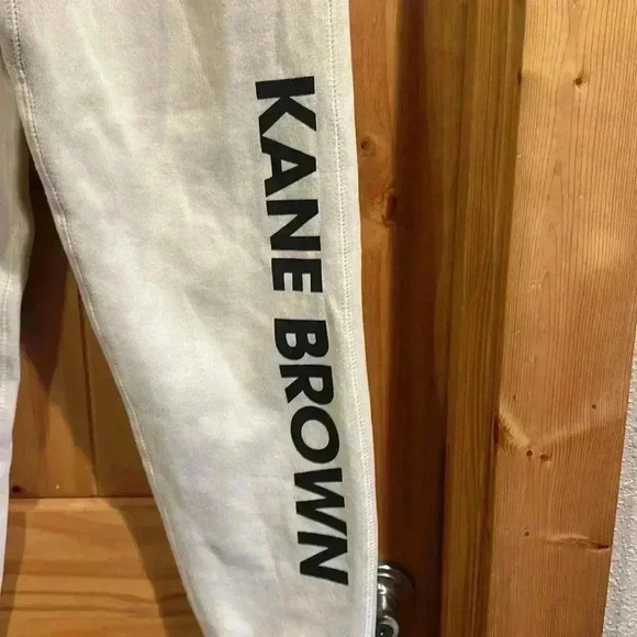 Kane Brown Blessed & Free Tour Joggers - Picture 2 of 6